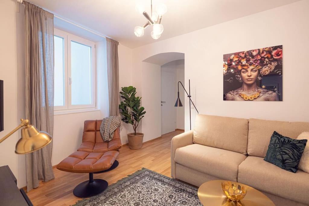 Ideal For Families & Mid-Term-Stays Wina Bagian luar foto