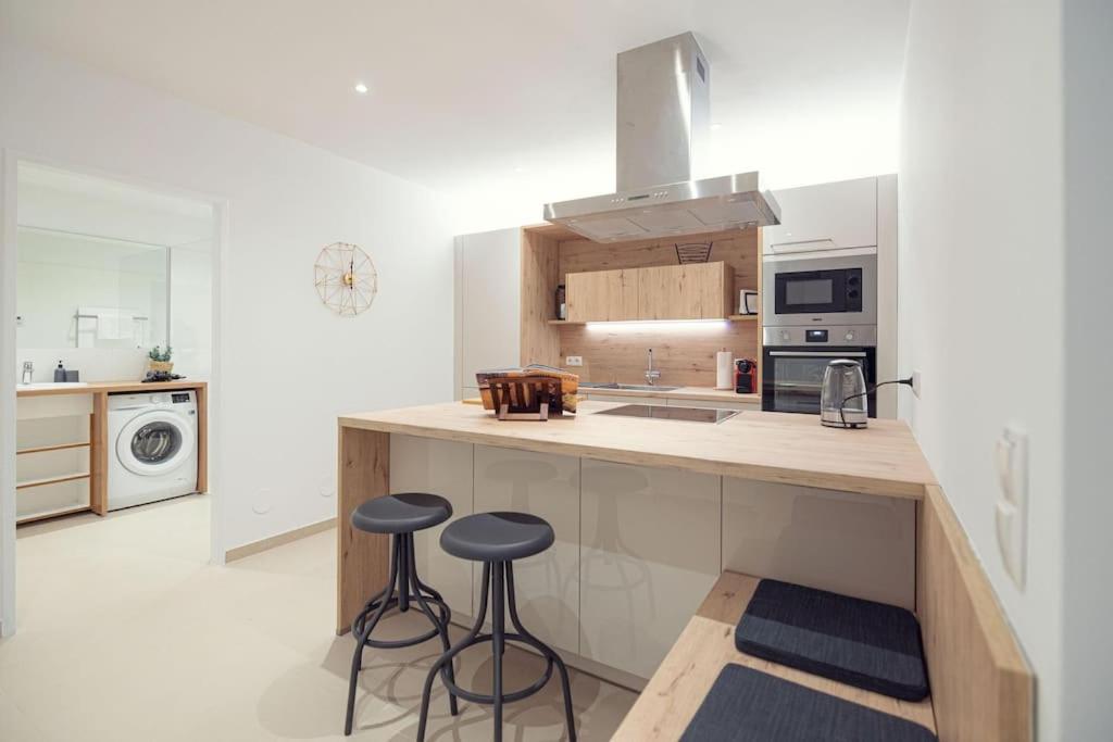 Ideal For Families & Mid-Term-Stays Wina Bagian luar foto